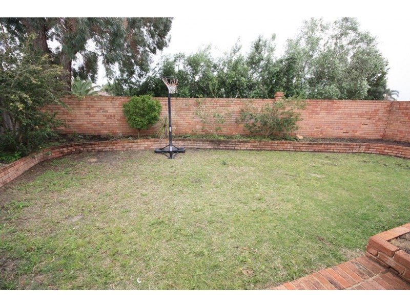 6 Jennifer Place, Alexander Heights WA 6064