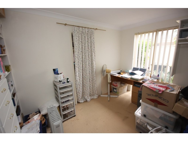 6 Jennifer Place, Alexander Heights WA 6064