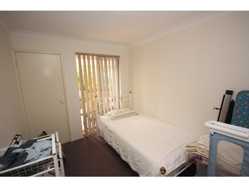 6 Jennifer Place, Alexander Heights WA 6064