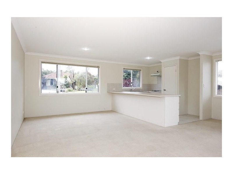 8 Sudlow Street, Embleton WA 6062