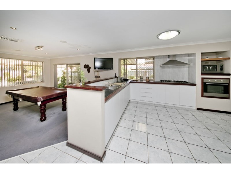 42 Enderby Court, Ballajura WA 6066