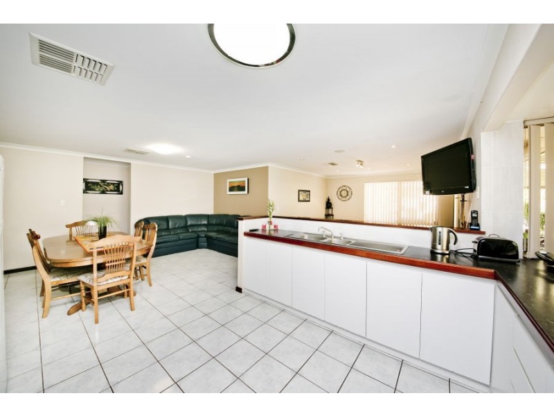 42 Enderby Court, Ballajura WA 6066