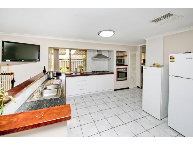 42 Enderby Court, Ballajura WA 6066