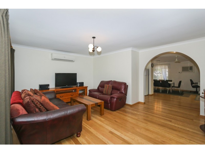 11 Roe Place, Beechboro WA 6063