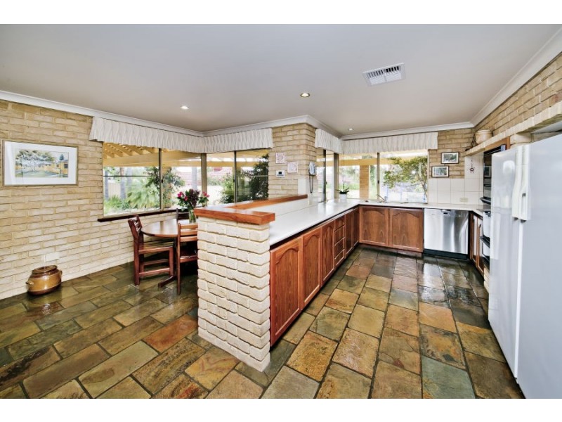 14 Jarrah Place, Woodvale WA 6026