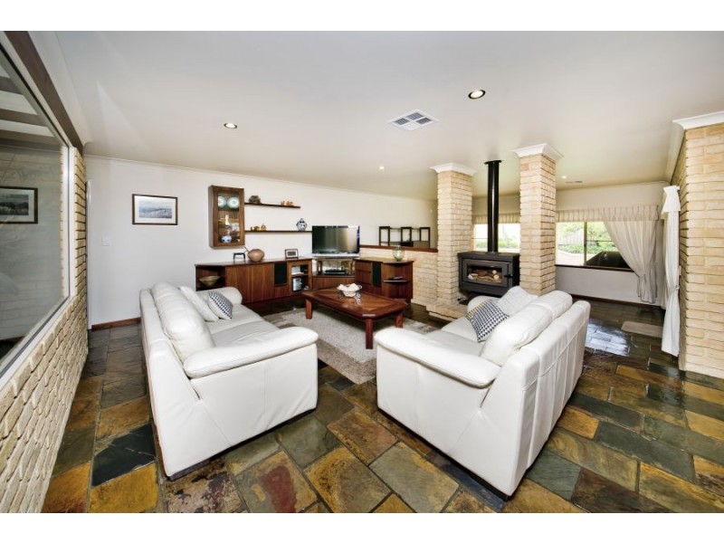 14 Jarrah Place, Woodvale WA 6026