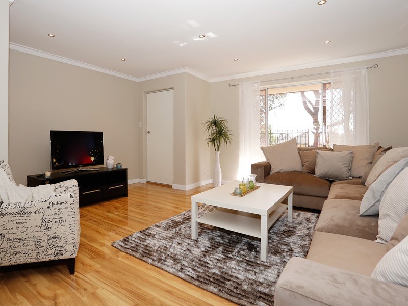 196 Blackadder Road, Swan View WA 6056