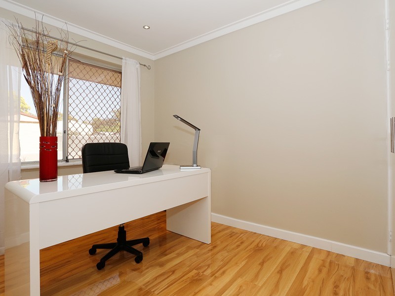 196 Blackadder Road, Swan View WA 6056