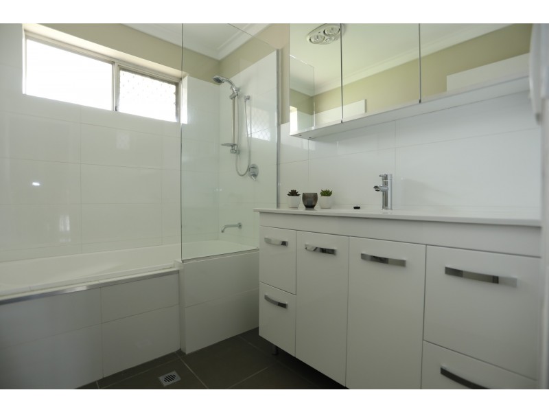 196 Blackadder Road, Swan View WA 6056