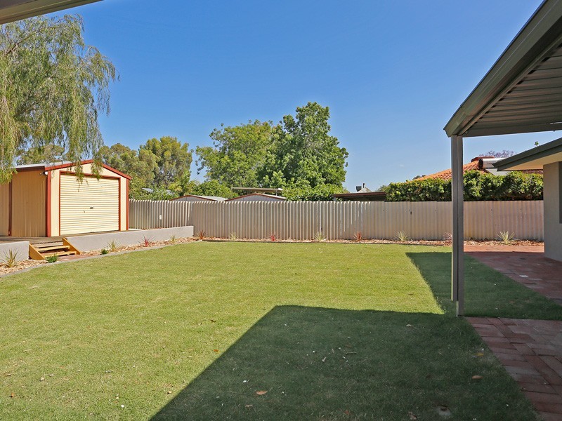 196 Blackadder Road, Swan View WA 6056