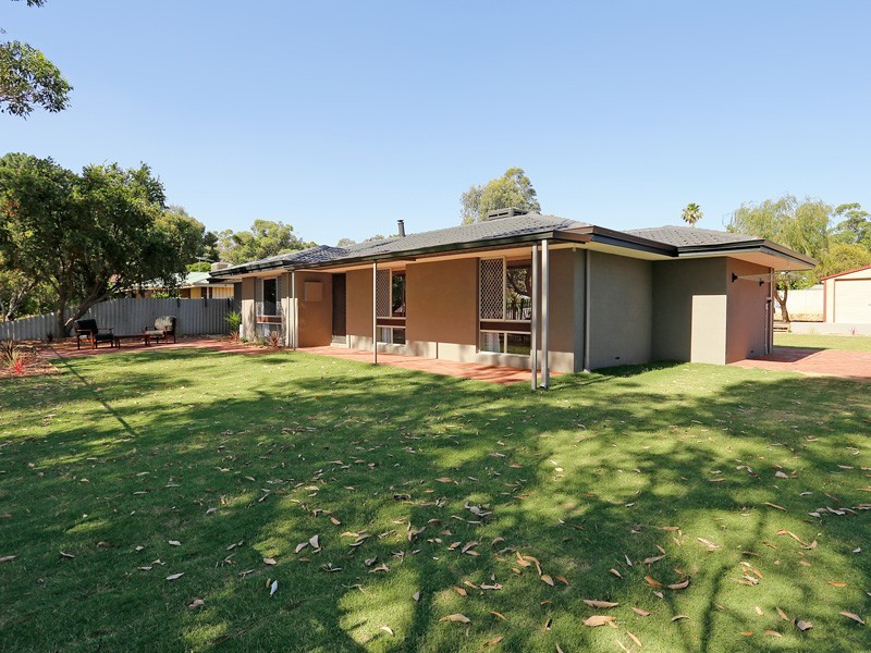 196 Blackadder Road, Swan View WA 6056