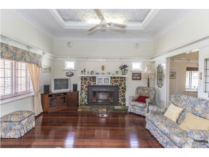 25 Elizabeth Street, Bayswater WA 6053