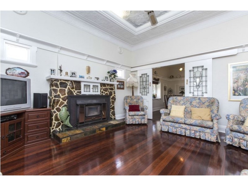 25 Elizabeth Street, Bayswater WA 6053