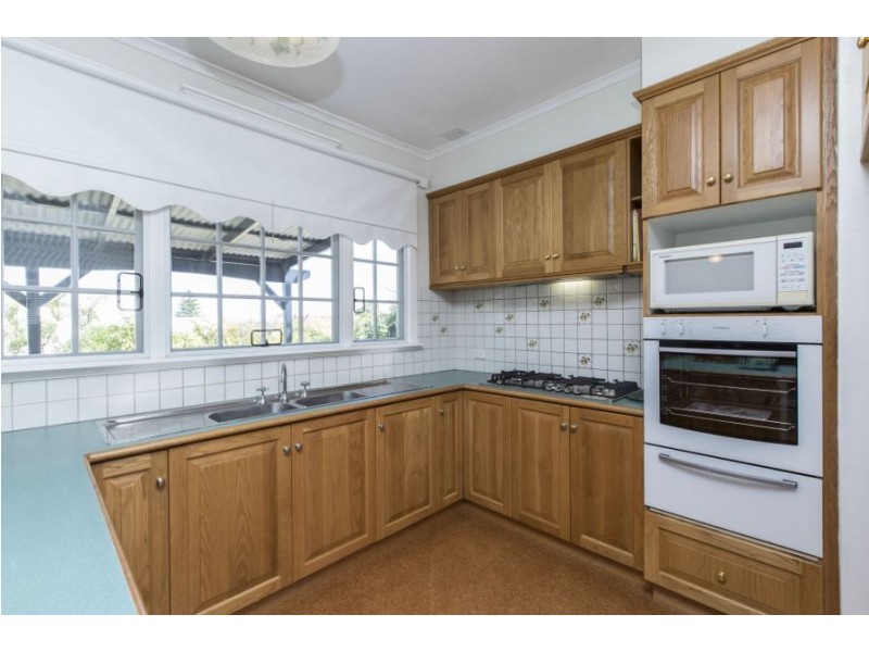 25 Elizabeth Street, Bayswater WA 6053