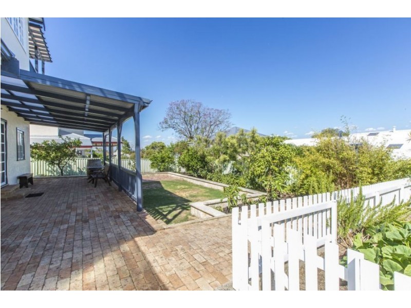 25 Elizabeth Street, Bayswater WA 6053