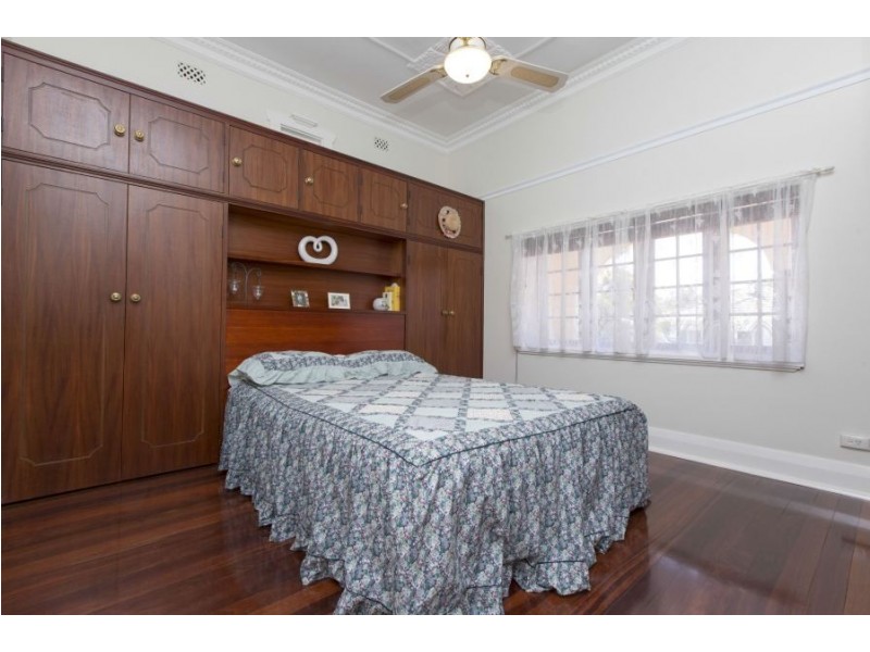 25 Elizabeth Street, Bayswater WA 6053