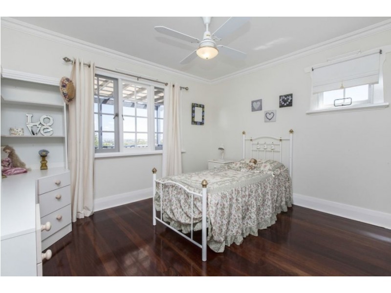 25 Elizabeth Street, Bayswater WA 6053