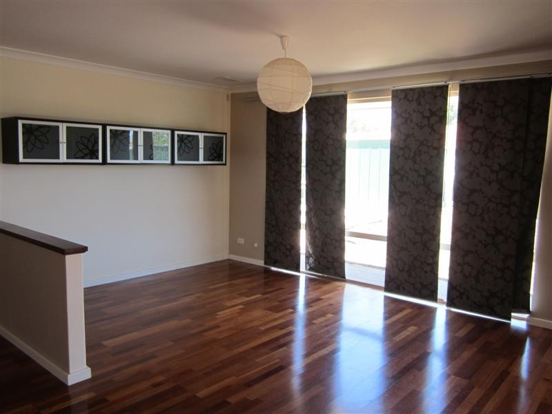 2 Bildjar Close, South Guildford WA 6055