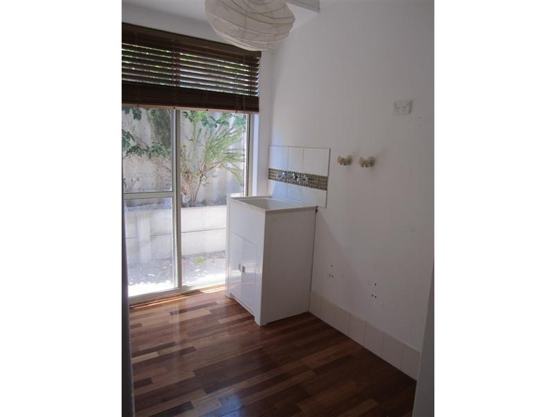 2 Bildjar Close, South Guildford WA 6055