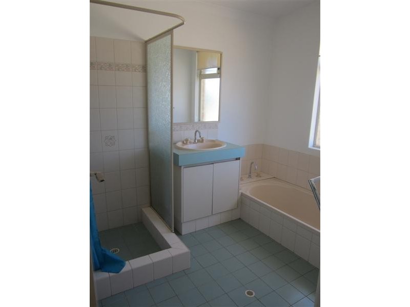 2 Bildjar Close, South Guildford WA 6055