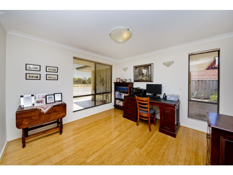 20 Derbi Road, Alexander Heights WA 6064