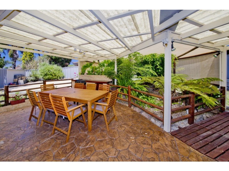 20 Derbi Road, Alexander Heights WA 6064