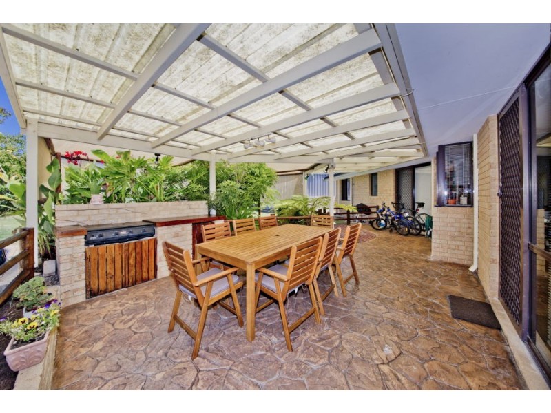 20 Derbi Road, Alexander Heights WA 6064