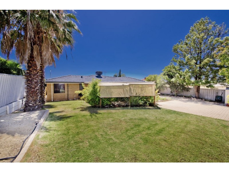 20 Derbi Road, Alexander Heights WA 6064