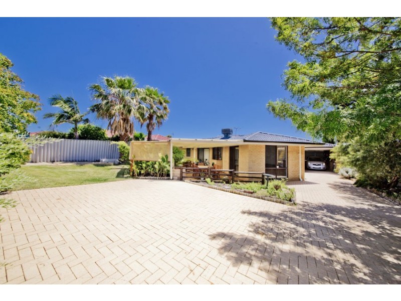 20 Derbi Road, Alexander Heights WA 6064