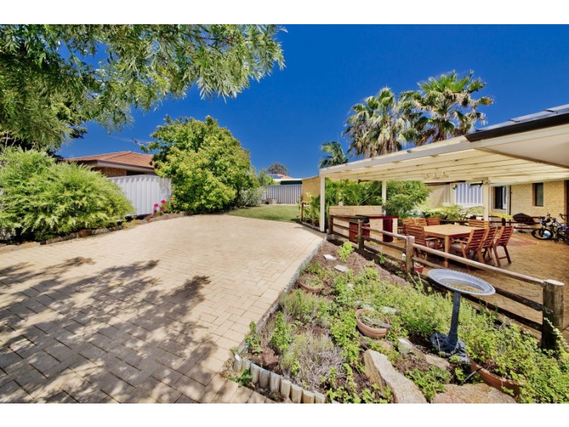 20 Derbi Road, Alexander Heights WA 6064