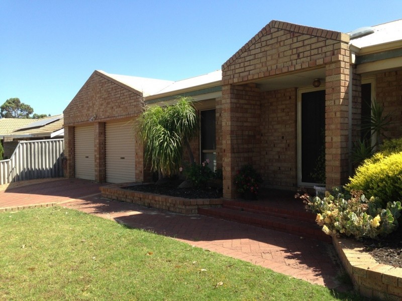 152 Illawarra Crescent, Ballajura WA 6066