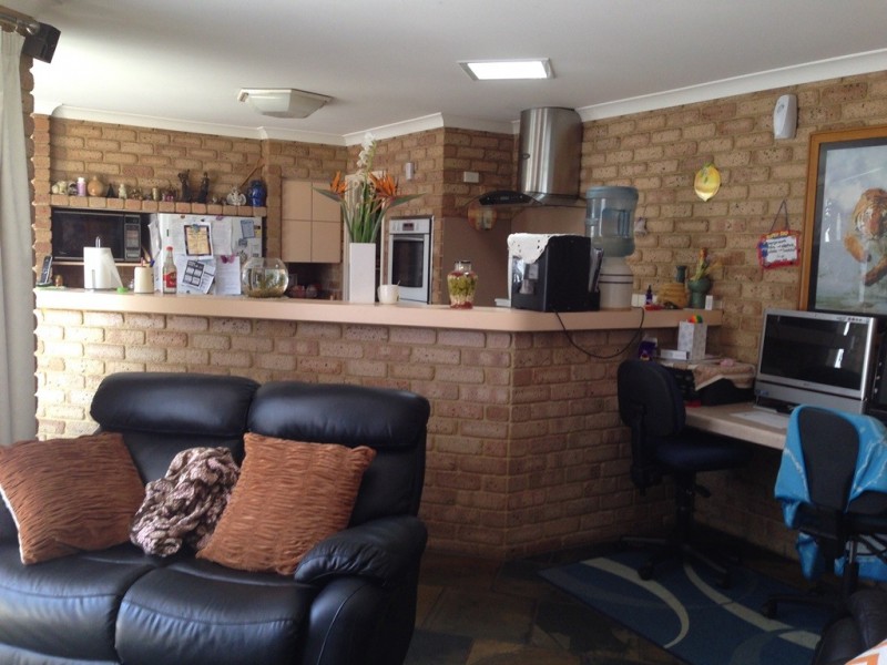 152 Illawarra Crescent, Ballajura WA 6066