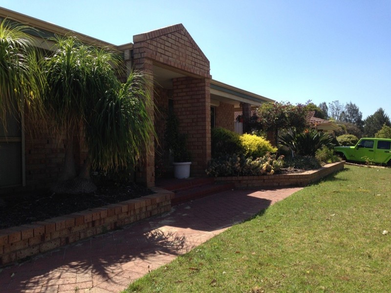 152 Illawarra Crescent, Ballajura WA 6066