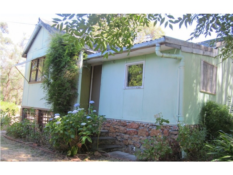 580 Goslin Street, Sawyers Valley WA 6074