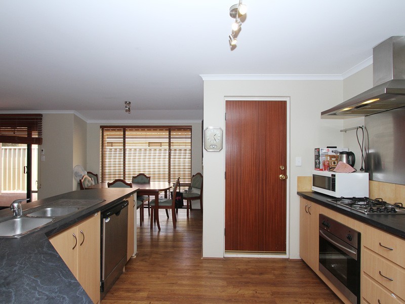 35 Lansdowne Entrance, Canning Vale WA 6155