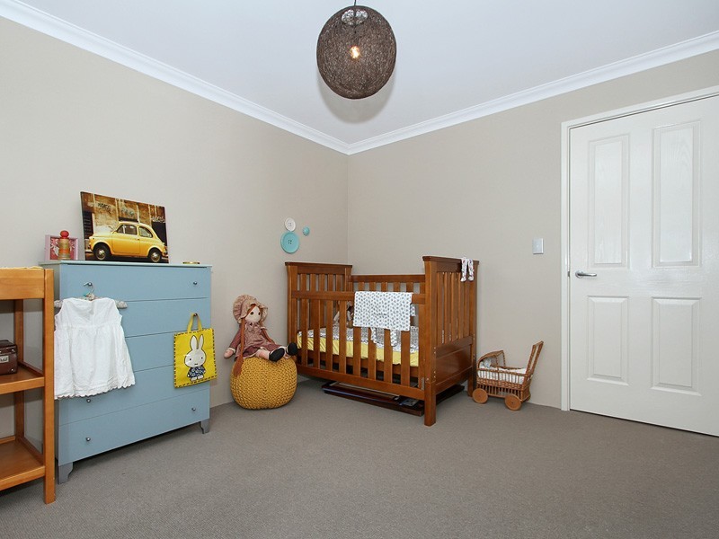 9 Bluestone Loop, Piara Waters WA 6112