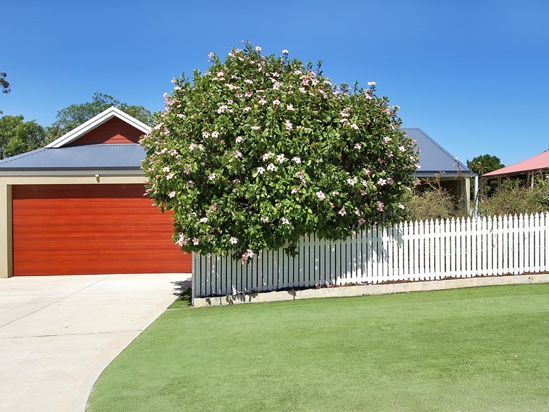 10 Fifth Avenue, Bassendean WA 6054