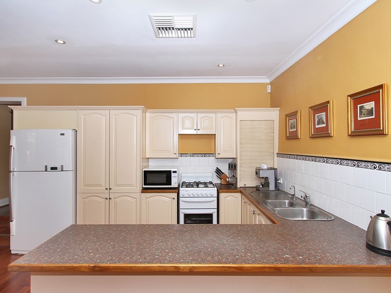 10 Fifth Avenue, Bassendean WA 6054