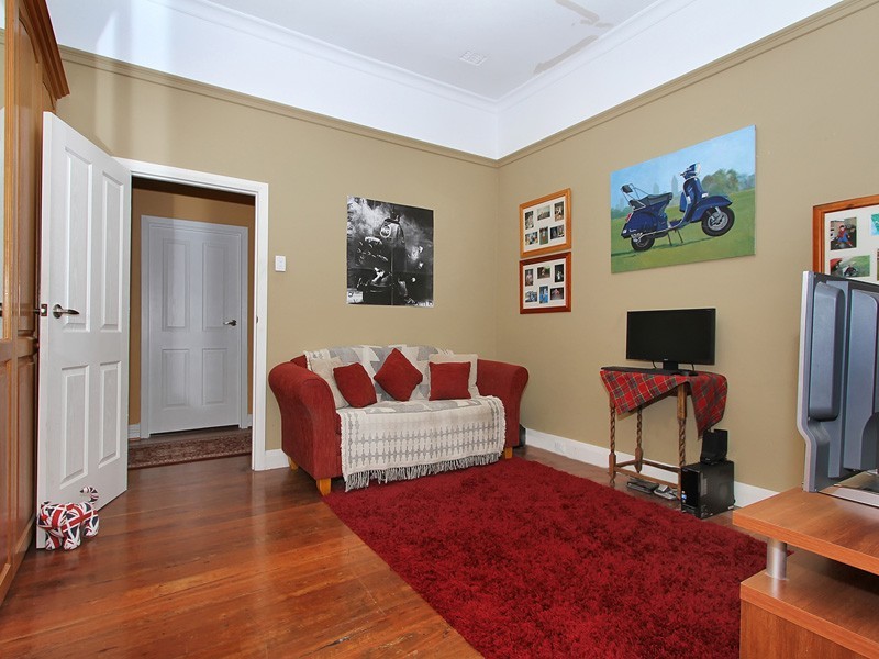 10 Fifth Avenue, Bassendean WA 6054