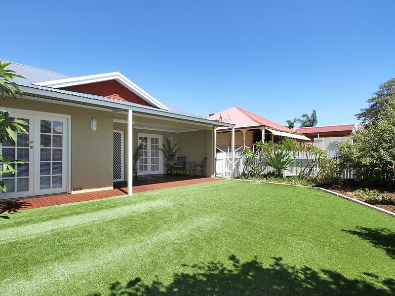 10 Fifth Avenue, Bassendean WA 6054