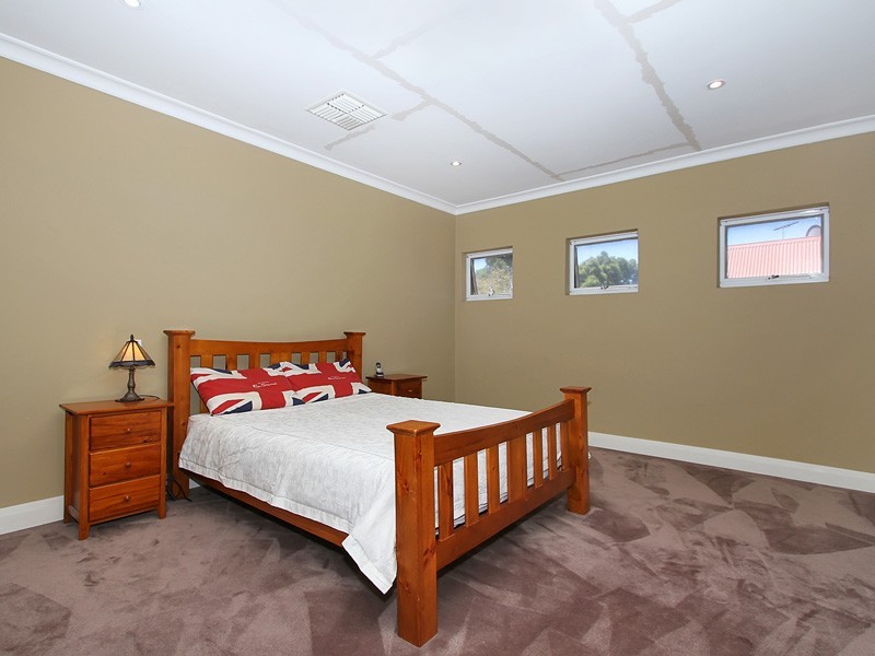 10 Fifth Avenue, Bassendean WA 6054