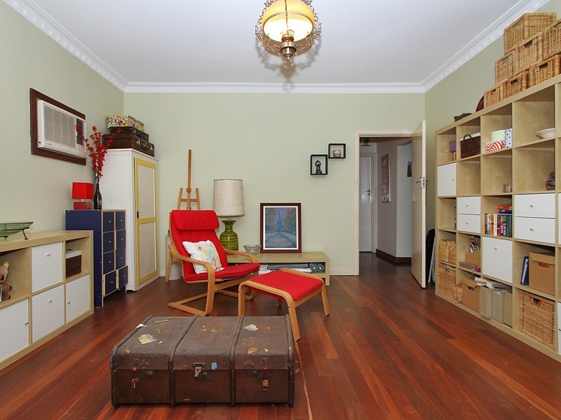 6 Schofield Street, Eden Hill WA 6054