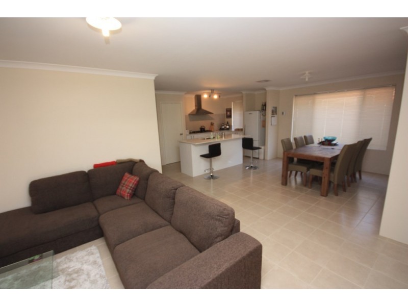 30 Billing Way, Caversham WA 6055