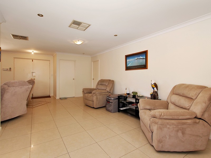 12 Woodview Retreat, Caversham WA 6055