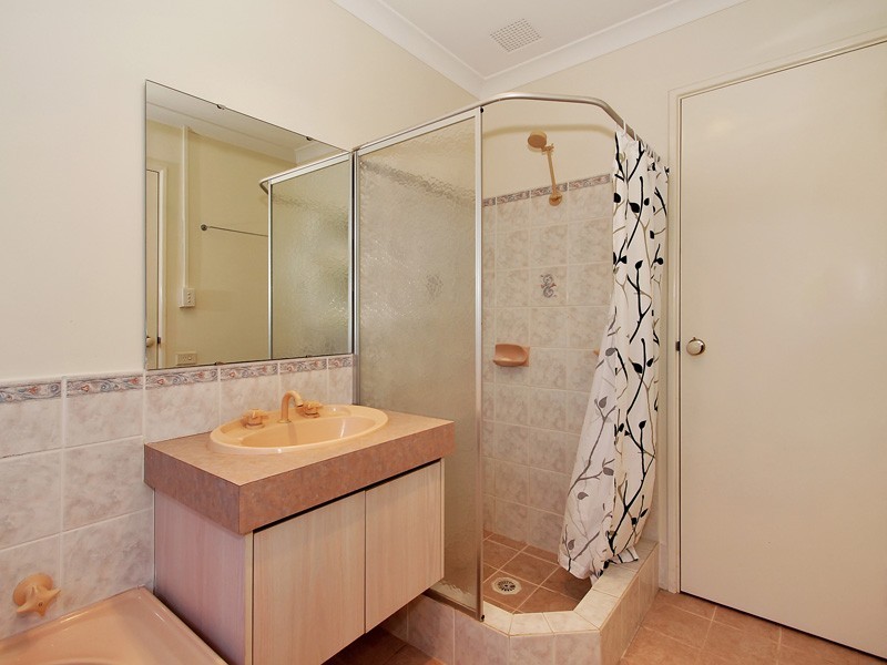12 Woodview Retreat, Caversham WA 6055