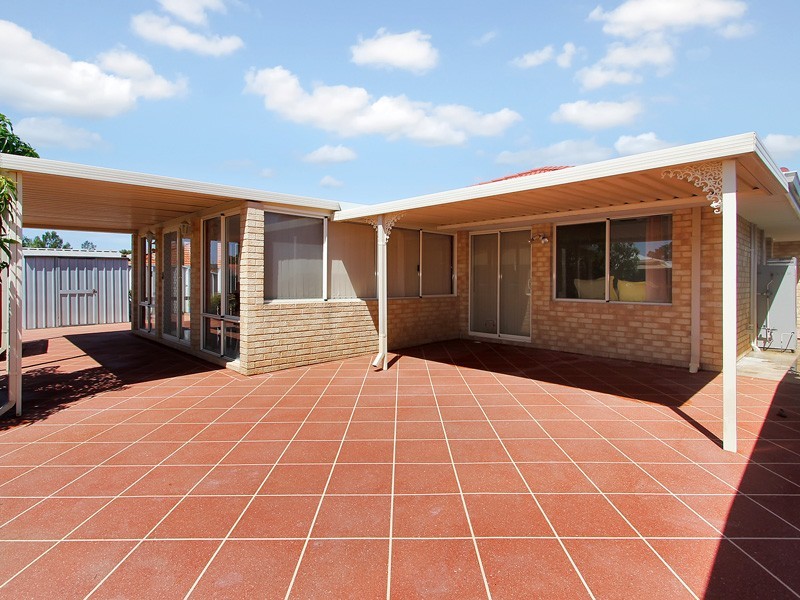 12 Woodview Retreat, Caversham WA 6055