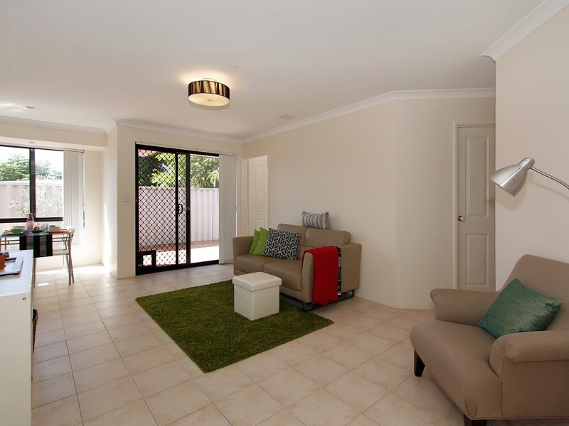 37d Renou Street, Queens Park WA 6107