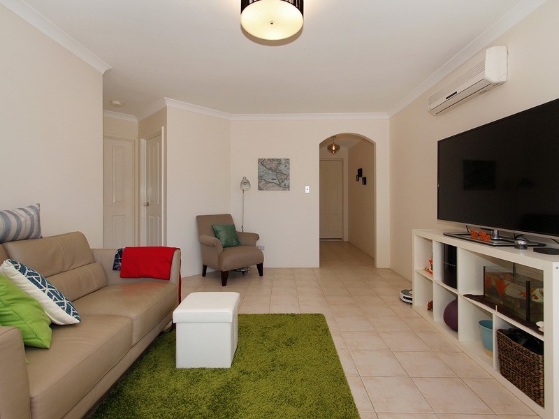 37d Renou Street, Queens Park WA 6107