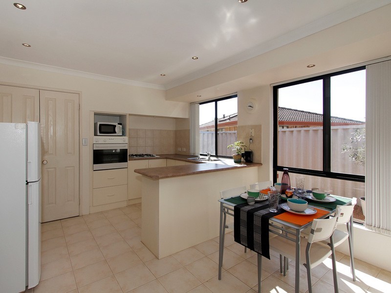 37d Renou Street, Queens Park WA 6107