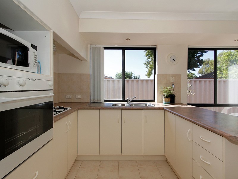 37d Renou Street, Queens Park WA 6107